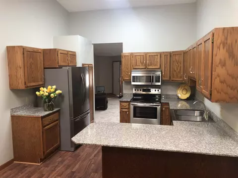 2109 Brook Mill Ct, Springfield, IL 62704 photo 4