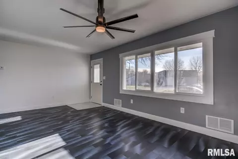 14 Radcliff Rd, Springfield, IL 62703 photo 3