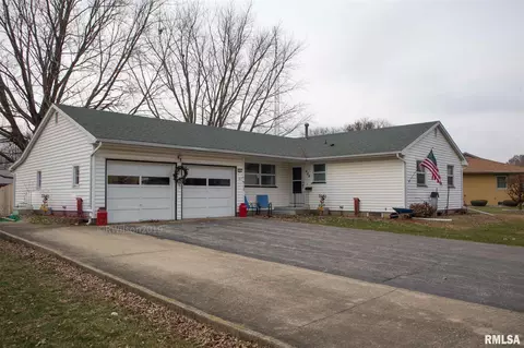 404 N Maple St, Abingdon, IL 61410 photo 1