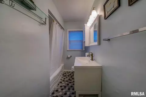 1432 Pennsylvania Ave, Springfield, IL 62702 photo 10