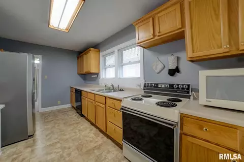 2048 S 5th St, Springfield, IL 62703 photo 11