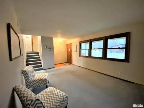 2321 Cahokia Dr, Springfield, IL 62702 photo 4