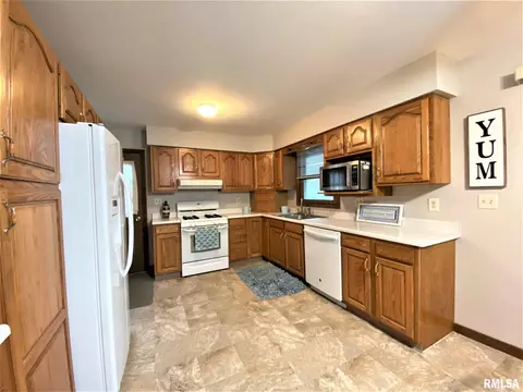 2321 Cahokia Dr, Springfield, IL 62702 photo 6