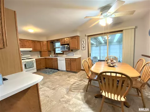 2321 Cahokia Dr, Springfield, IL 62702 photo 5