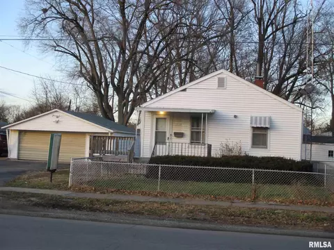 1917 E North Grand Ave, Springfield, IL 62702 photo 1