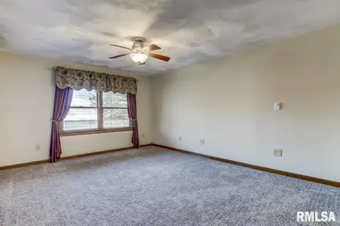 4297 N Walnut St, Springfield, IL 62707 photo 4