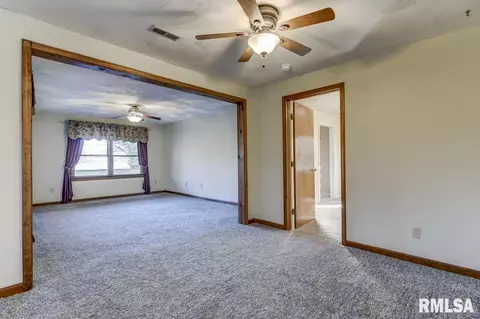 4297 N Walnut St, Springfield, IL 62707 photo 8