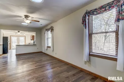 4297 N Walnut St, Springfield, IL 62707 photo 7