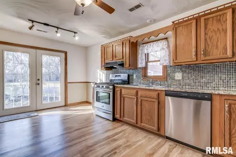 4297 N Walnut St, Springfield, IL 62707 photo 12