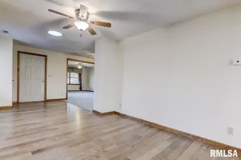 4297 N Walnut St, Springfield, IL 62707 photo 6