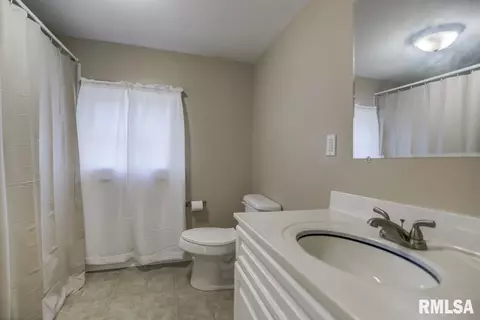 431 Vine St, Springfield, IL 62704 photo 17