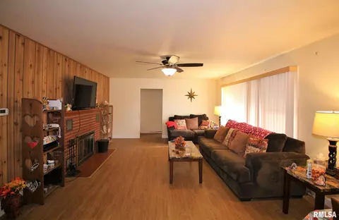 1635 Reed Ave, Springfield, IL 62704 photo 2