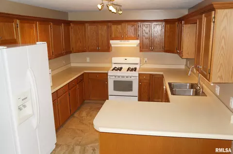 6504 Christine Ct, Springfield, IL 62712 photo 3
