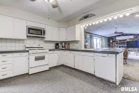 145 Nottingham Rd, Springfield, IL 62704 photo 6