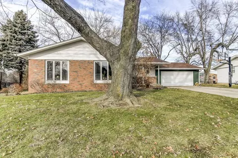 145 Nottingham Rd, Springfield, IL 62704 photo 2