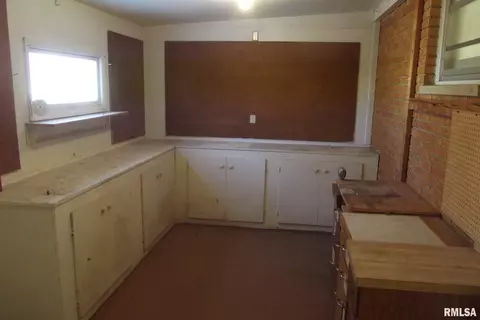 2113 Kaskaskia Dr, Springfield, IL 62702 photo 9