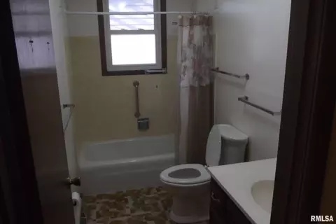 2113 Kaskaskia Dr, Springfield, IL 62702 photo 5