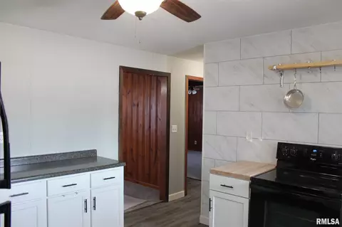 1036 E Lincoln St, Riverton, IL 62561 photo 12