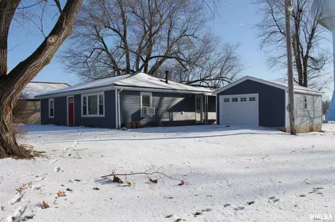 1036 E Lincoln St, Riverton, IL 62561 photo 2