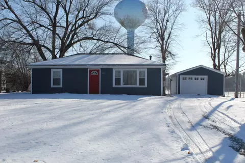 1036 E Lincoln St, Riverton, IL 62561 photo 1