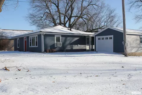 1036 E Lincoln St, Riverton, IL 62561 photo 3