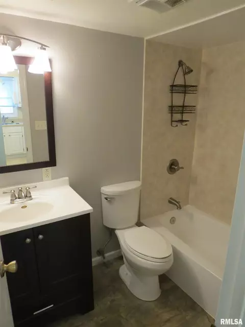 1918 Jeanette Ln, Springfield, IL 62702 photo 10