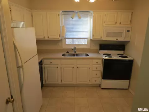 1918 Jeanette Ln, Springfield, IL 62702 photo 5