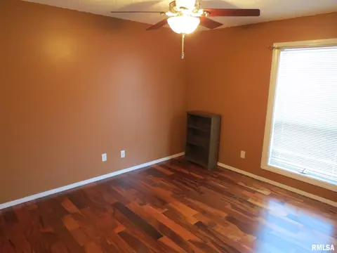 1918 Jeanette Ln, Springfield, IL 62702 photo 9