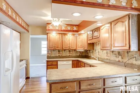 944 Westview Dr, Springfield, IL 62704 photo 9