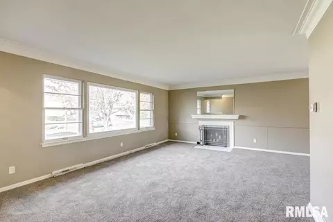 944 Westview Dr, Springfield, IL 62704 photo 3