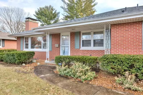 944 Westview Dr, Springfield, IL 62704 photo 2
