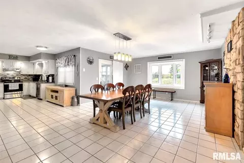 6231 Old Salem Ln, Springfield, IL 62711 photo 9