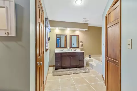 408 Old Tippecanoe Dr, Springfield, IL 62711 photo 18