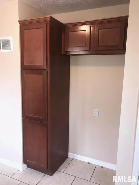 3029 Enos Ave, Springfield, IL 62702 photo 7