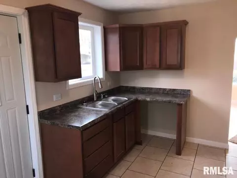3029 Enos Ave, Springfield, IL 62702 photo 5