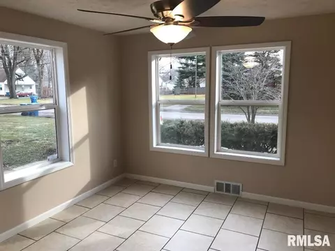 3029 Enos Ave, Springfield, IL 62702 photo 12