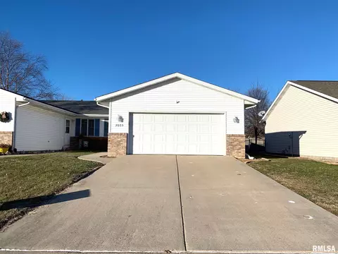 2003 Halifax Dr, Springfield, IL 62703 photo 1