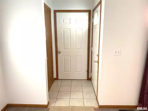 2003 Halifax Dr, Springfield, IL 62703 photo 3