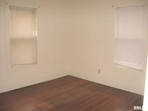 1143 N 1st St, Springfield, IL 62702 photo 9