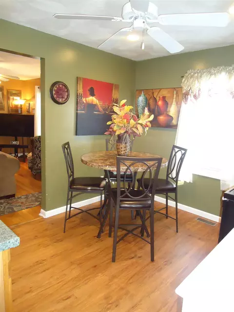 2224 Converse Ave, Springfield, IL 62702 photo 5