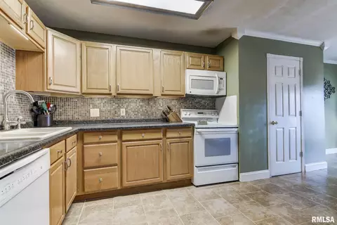 98 Crusaders Rd, Springfield, IL 62704 photo 7
