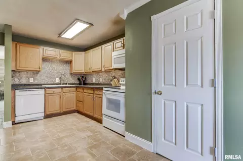 98 Crusaders Rd, Springfield, IL 62704 photo 6