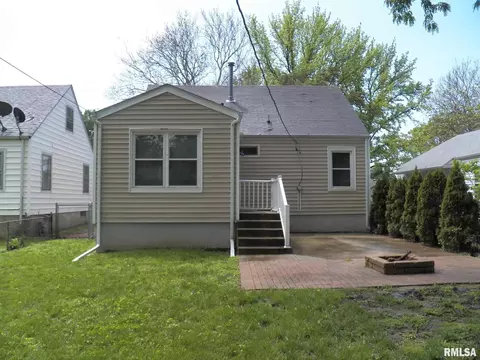 1649 W Adams St, Springfield, IL 62704 photo 2