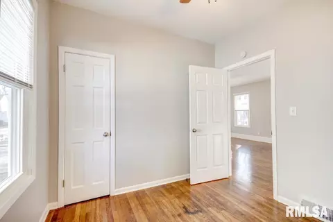 2113 Holmes St, Springfield, IL 62704 photo 10