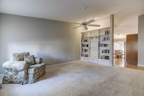 2202 Checkerberry Ln, Springfield, IL 62711 photo 2