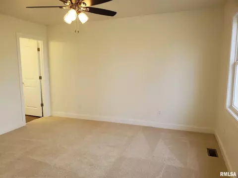 505 E Main St, Rochester, IL 62563 photo 15