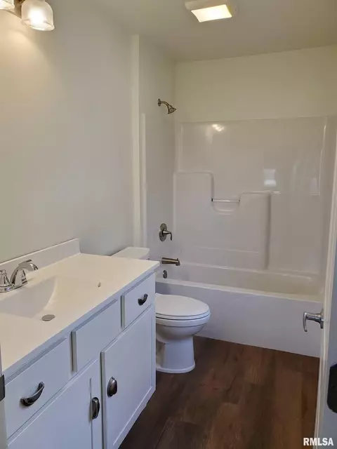 505 E Main St, Rochester, IL 62563 photo 18