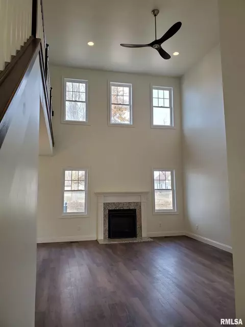 505 E Main St, Rochester, IL 62563 photo 8