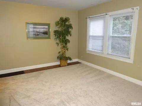 2821 S 5th St, Springfield, IL 62703 photo 8