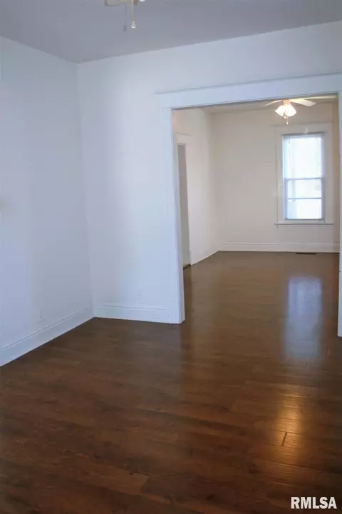 219 E Scarritt St, Springfield, IL 62704 photo 5